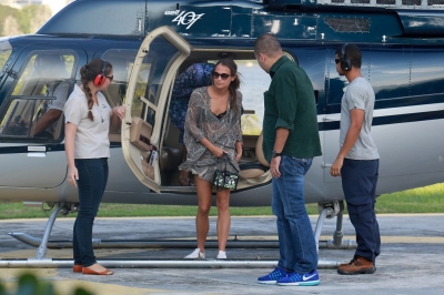 alicia-vikander-was-pictured-as-she-boarding-a-helicopter-in-rio-de-janeiro_11.jpg