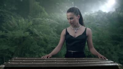 Alicia_Vikander_for_the_Bravery_High_Jewelry_Collection____LOUIS_VUITTON_027.jpg