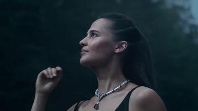 Alicia_Vikander_for_the_Bravery_High_Jewelry_Collection____LOUIS_VUITTON_053.jpg